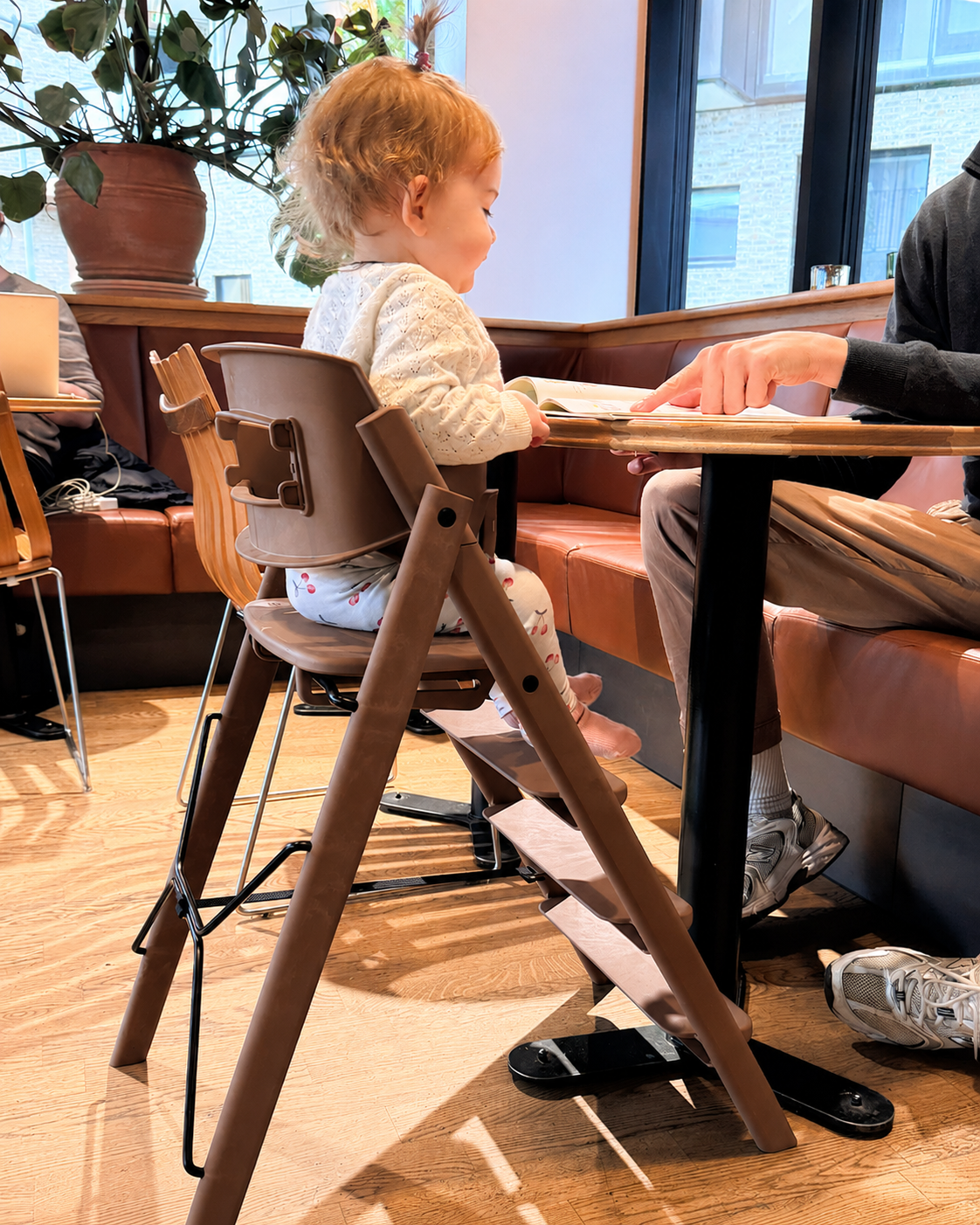 Kaos 3 × KLAPP® High Chairs + Safety Rails, alternate view 2